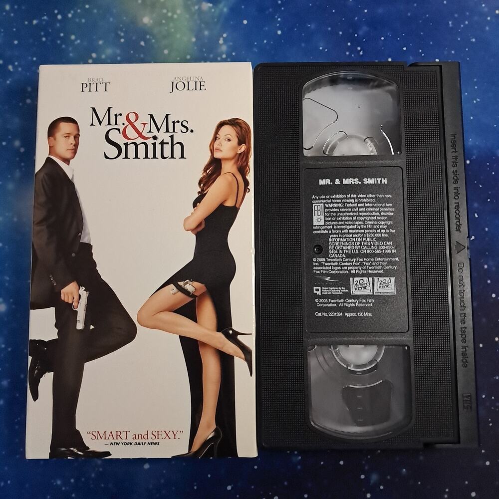 Mr & Mrs Smith (VHS, 2005) Late Release - Brad Pitt, Angelina Jolie